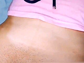 Me Meto a la Cama de Madrastra y Me la Folle Una y Otra Vez Dejando Ese Coño Lleno de Semen Espeso Sexo Amateur Real Casero