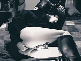 midnite moon's solo fist fucking session with cum explosion 😈💦