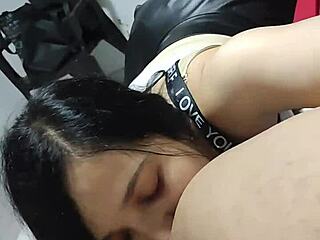 18+ jde s kámoškou po halloween párty na soukromou zábavu