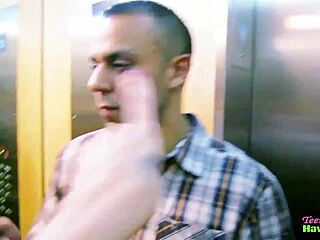 리얼 틴 18+가 파티에서 세게 박혀