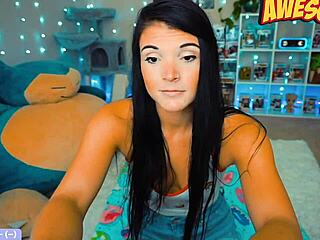 Cute Nerdy Girl Pleasures Herself with Toys on Webcam
