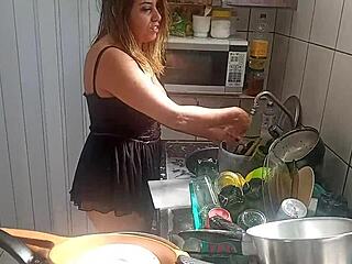 Sarah Rosa în vlog-ul ei ca actriță sexy. Vrei mai mult?