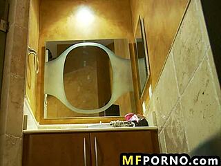 Горещ тийн тройка с Brandi Belle и Brooklyn Dayne