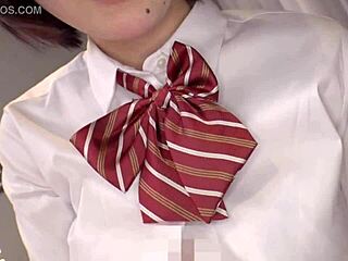 فيديو منزلي لطفلة مراهقة 18+ مع صدر كبير تحصل على شفاه وجنس كريم باي