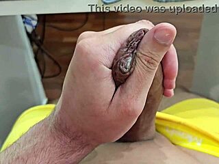 Piroca babada gostosa in homemade bisexual neighbor scene