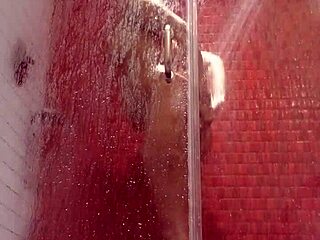 Šílená latina manželka s monstrózním čurákem v domácím creampie