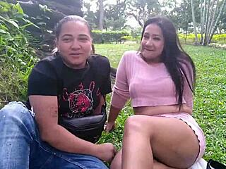 ¡Wow, Michell y Paula se ponen locas al aire libre! Compilación de anal milf latina en público