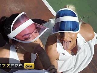 Феникс Мари и Келси Монро борются за твердый член теннисного тренера в трехсоме