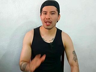 convenci a mi compañero hetero casado de mamarle su vergota de 20cm en el trabajo, se vino en mi boca