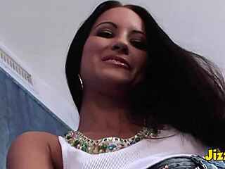 Jizzorama - jamie huxley milf hot show