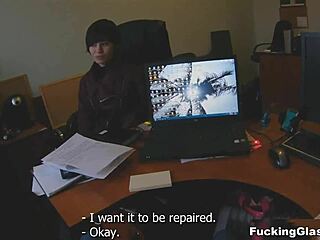 fucking glasses girl in a quickie, best deal ever 😏