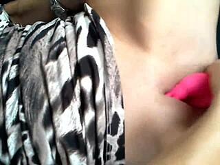 Bionda In Auto Si Masturba Con Un Sex Toys