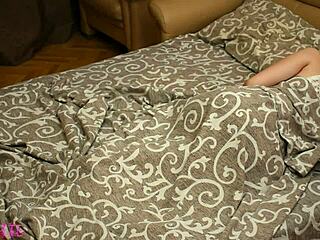 สาวฮิญาบอายุ 18+ โดนจับขโมยจากเจ้านายในโรงรถ โดนควยอเมริกันลงโทษหนัก