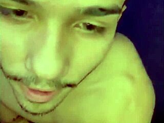 Gay Solo Hand Action with Intense Finish