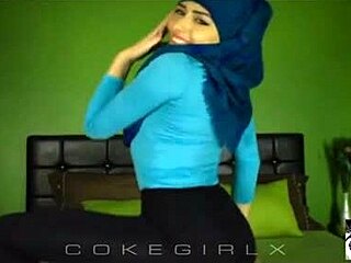 عربية حاجبية سكسي تترك بتحركات جريئة