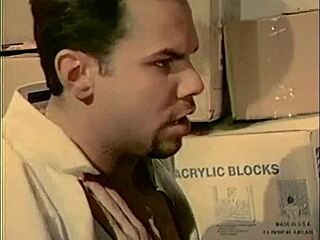 Seidene Strümpfe Versuchung - Tauche in gefährliche Freuden ein!