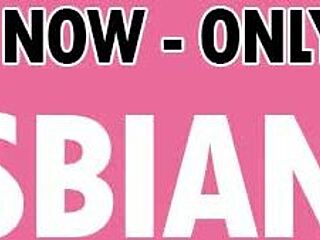 Csábító masszázs természetes cicikkel rendelkező lánynak