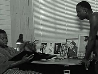 뜨거운 게이 커플 극한 베어백 항문섹스.