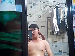 i am vietnam gay top suckin big cock with condom on