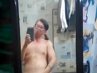 i am vietnam gay top suckin big cock with condom on