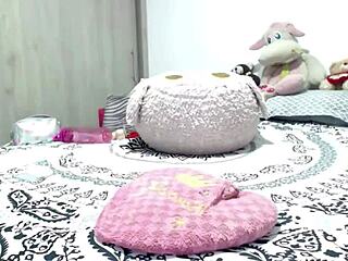 Big butt shemale masturbates with bold intensity