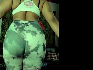 worshipping those ebony asses with goddesses 😍