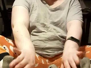 smelly dirty feet vids are waiting for ya! 🦶