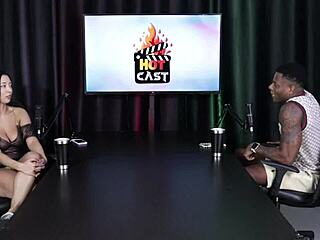 First Time Seeing Arm in Pussy Fetish