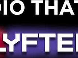 Ama de casa cachonda tetona premia obreros sudados con doble polla 😜