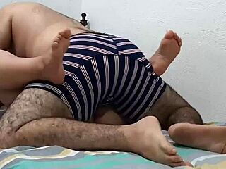 Sexo en la habitación de mis padres con pareja latina amateur 😘