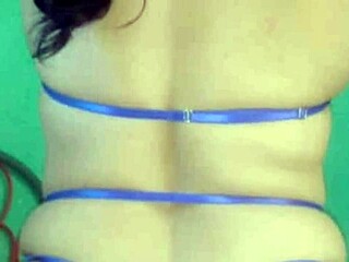 Stepmom’s big ass distracts me while she chats with lover. I stroke watching her curves.