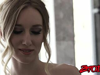 युवा मिल्फ राइली रेयेस स्टेपसन के बड़े लंड से वाइल्ड राइड में स्ट्रेच होती है