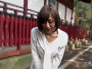 I take the smiling kozue aona on a POV hot spring trip