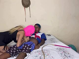 comendo gostoso a branquinha novinha sem camisinha completo no red