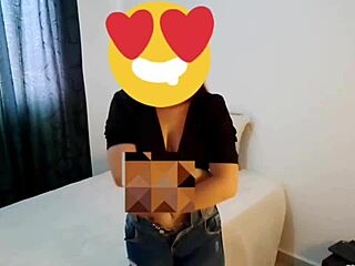 do you fancy this emoji girl in porn interview with juicy clit? 😘