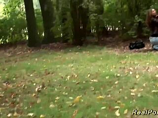 Göğüsleri büyük milf dışarıda sikiş için alındı 😍