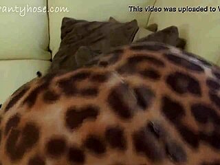 i'm a gorgeous cougar teasing with my ass