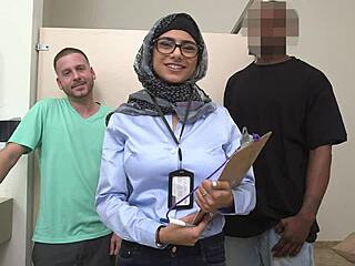 Миа Калифа даје урнебесне грешке при дркању са Тонијем Рубином