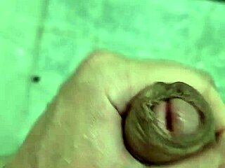 Punheta E Gozada No Banho