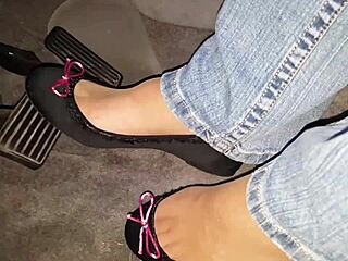 Intimate webcam session with amateurs