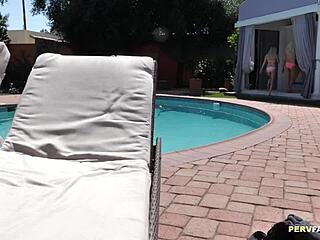 Trío prende con nuevo novio de la mamá