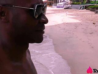 جوستوسا شخصية تعمل دي بي مع طالبين خبراء