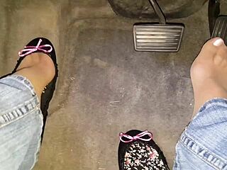 Intimate webcam session with amateurs