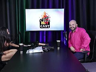 Paulo Avelar dan Tiv Models dalam Cast Panas dengan Victoria Beatriz Pakai Lingerie Merah Tipis