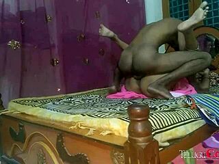 Gerçek Telugu çift, samimi ev yapımı seks sırasında sohbet ediyor. Hint kasetleri her çiğ anı yakalıyor.