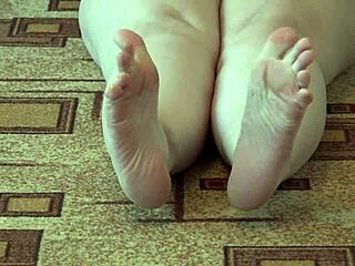 bbw in pantyhose licks her legs while masturbating passionately