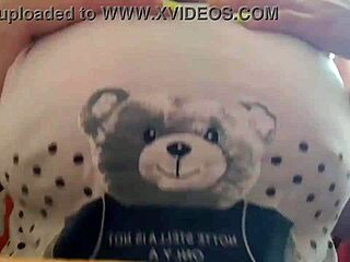 Adik tiri malu-malu flash tetek gede di cam daripada belajar 😍