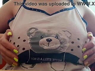 Adik tiri malu-malu flash tetek gede di cam daripada belajar 😍