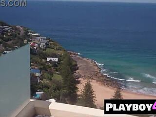 小さいおっぱいブロンドカリーナ・マリーがセクシーストッキングで素敵なアスを誇示