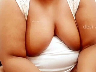 Indian Desi Girl Shows Off Sexy Big Boobs. Her Curves Are Irresistible!